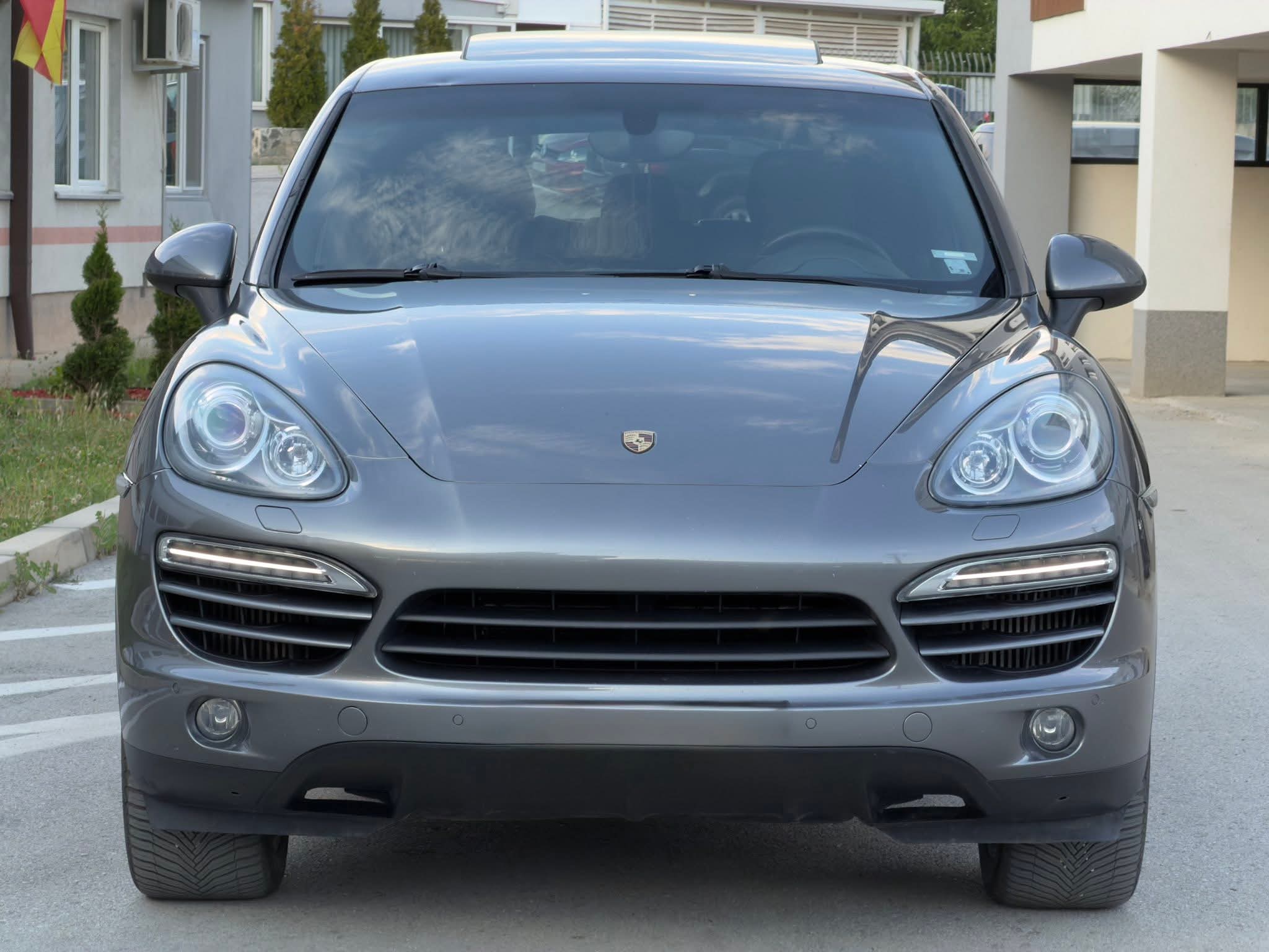 PORSCHE