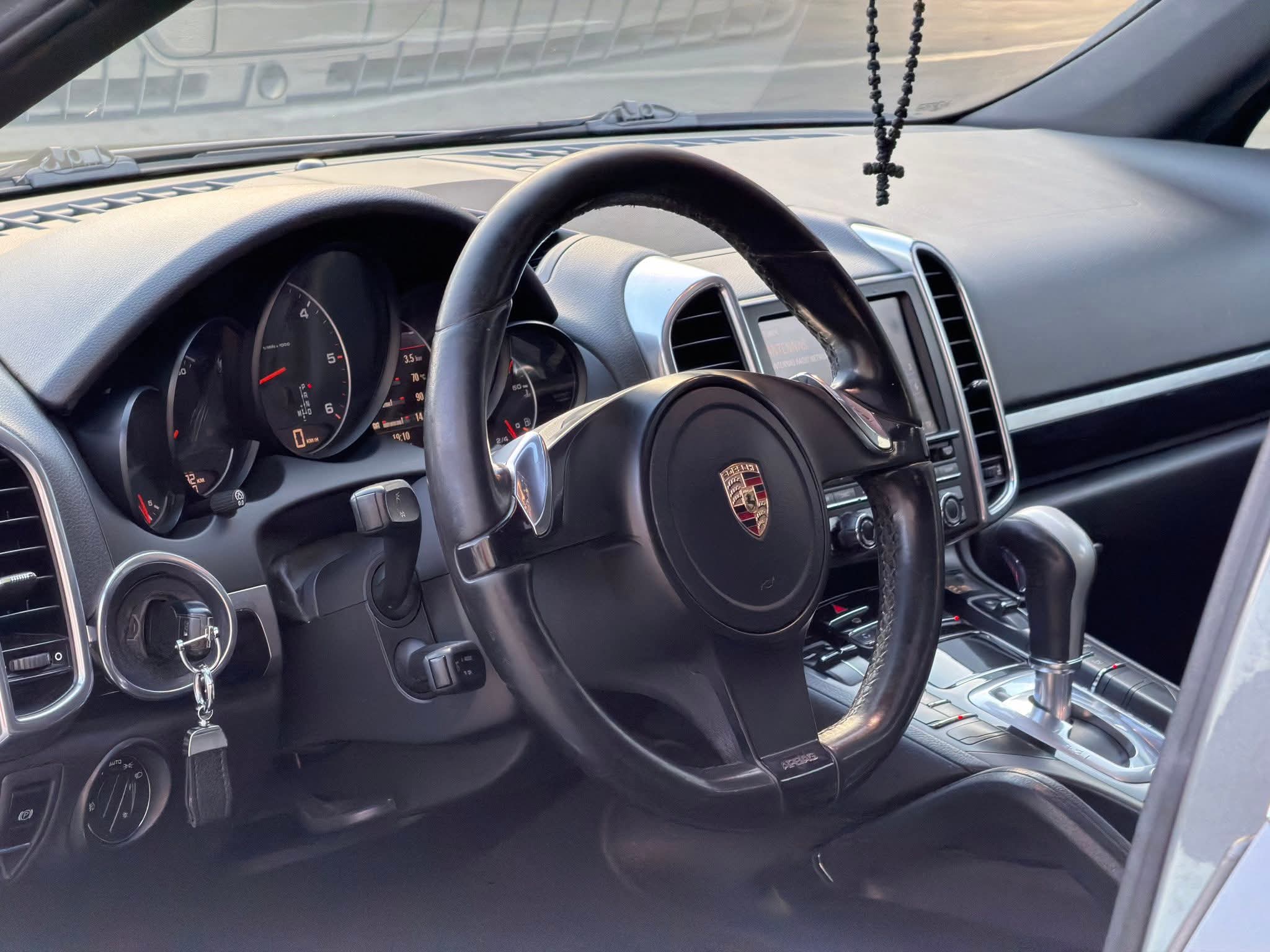 PORSCHE