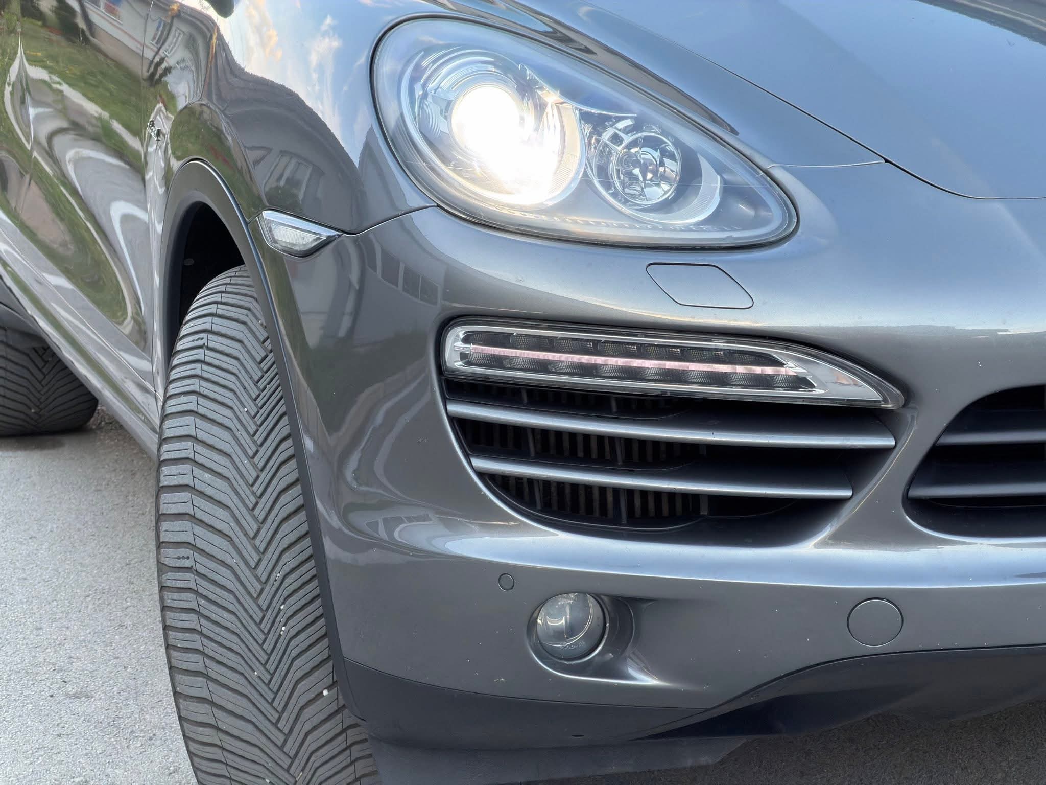 PORSCHE