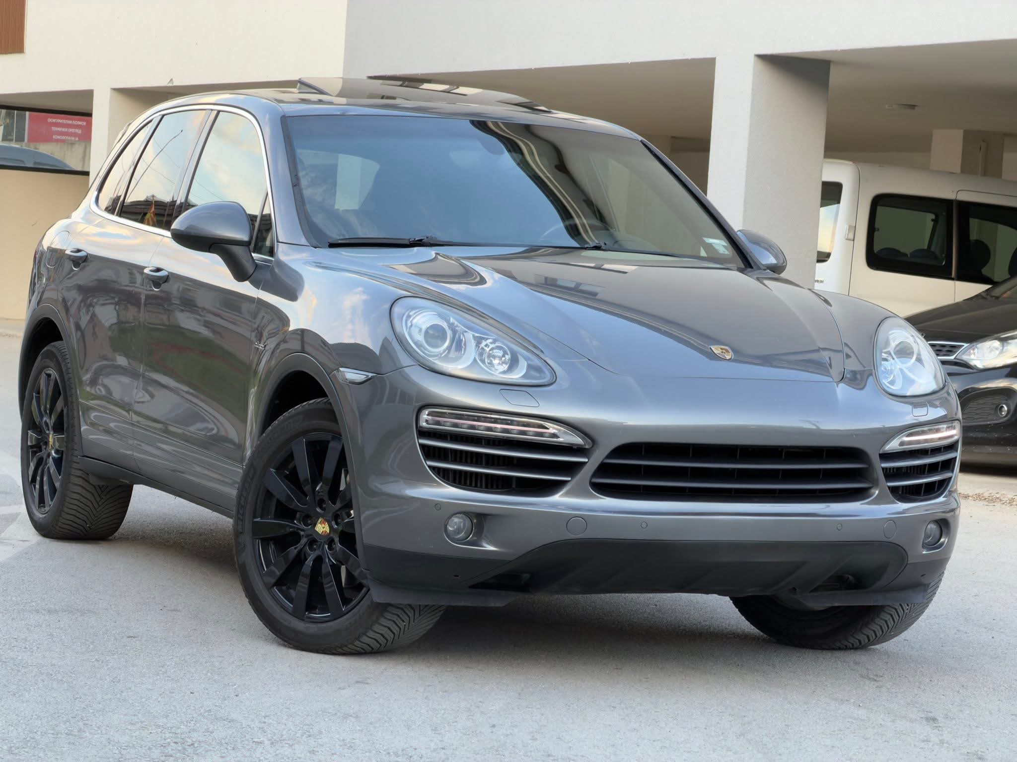 PORSCHE