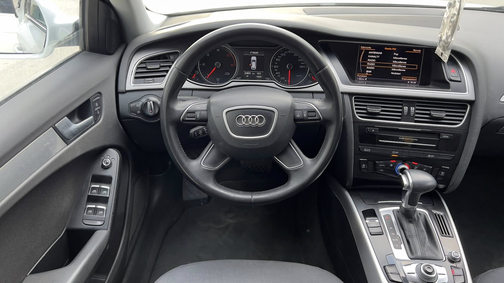 AUDI