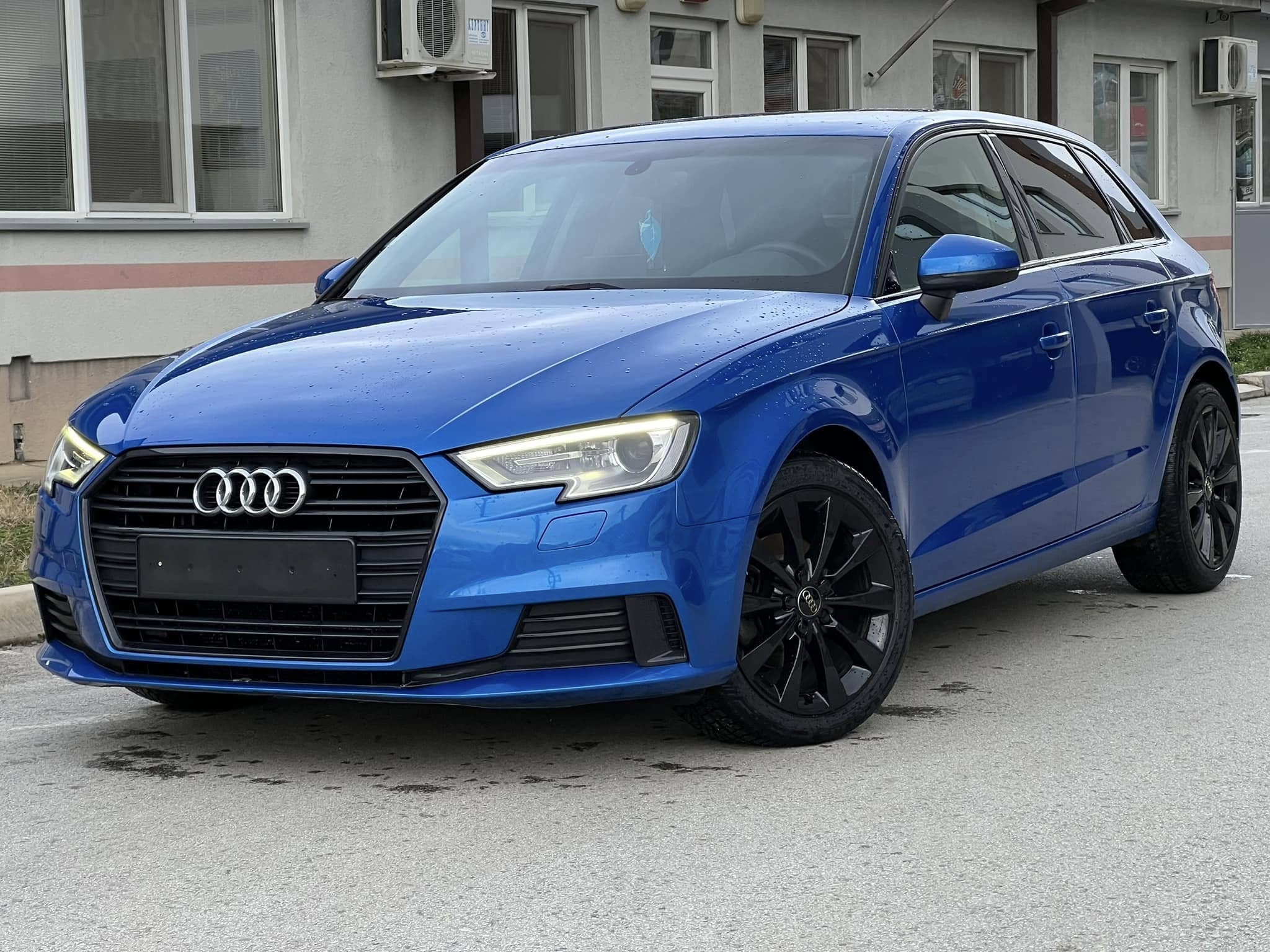 AUDI