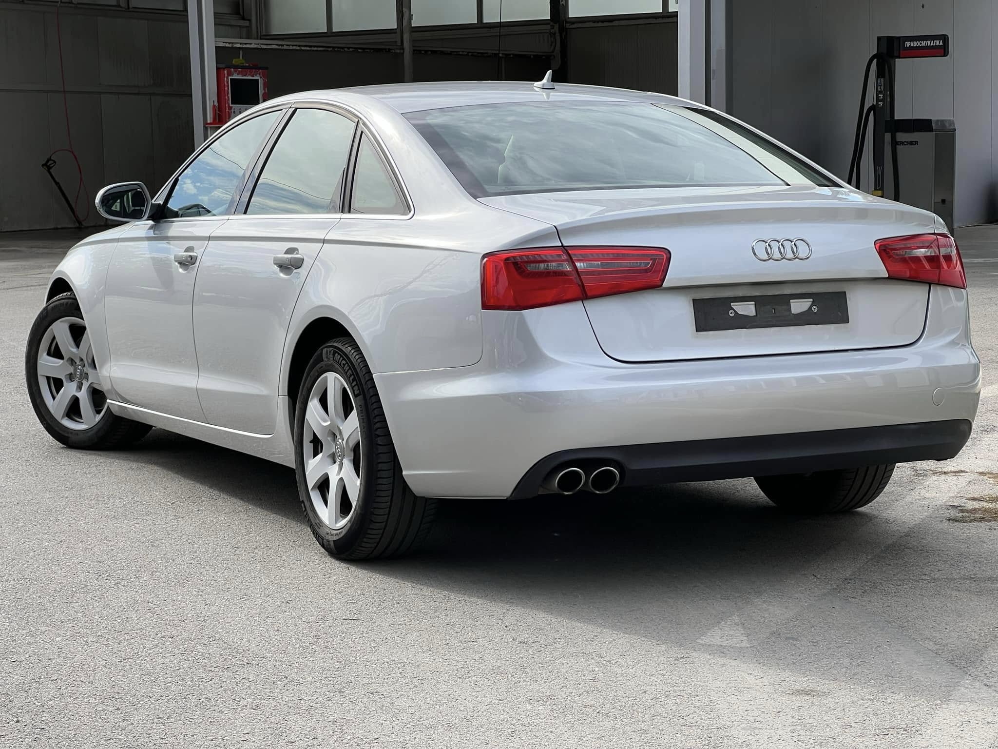 AUDI